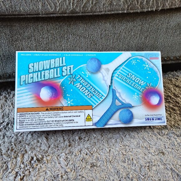 LED Snowball Pickleball Set - Picture 3 of 3